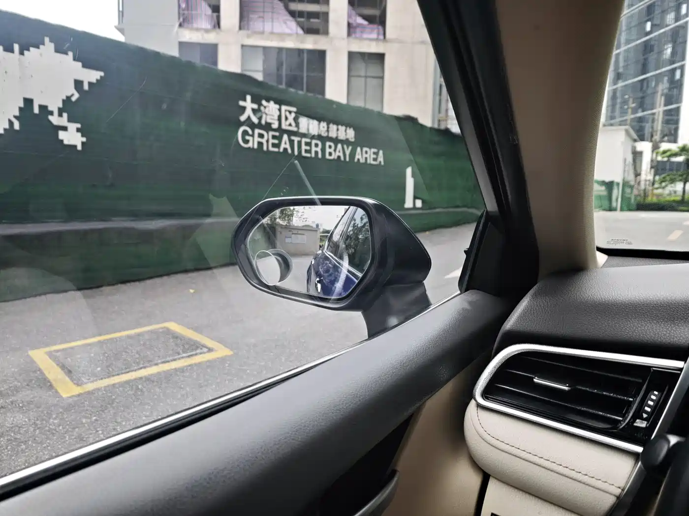 Toyota Camry 2019 Hybrid 2.5HG Luxury Edition China V фото 28
