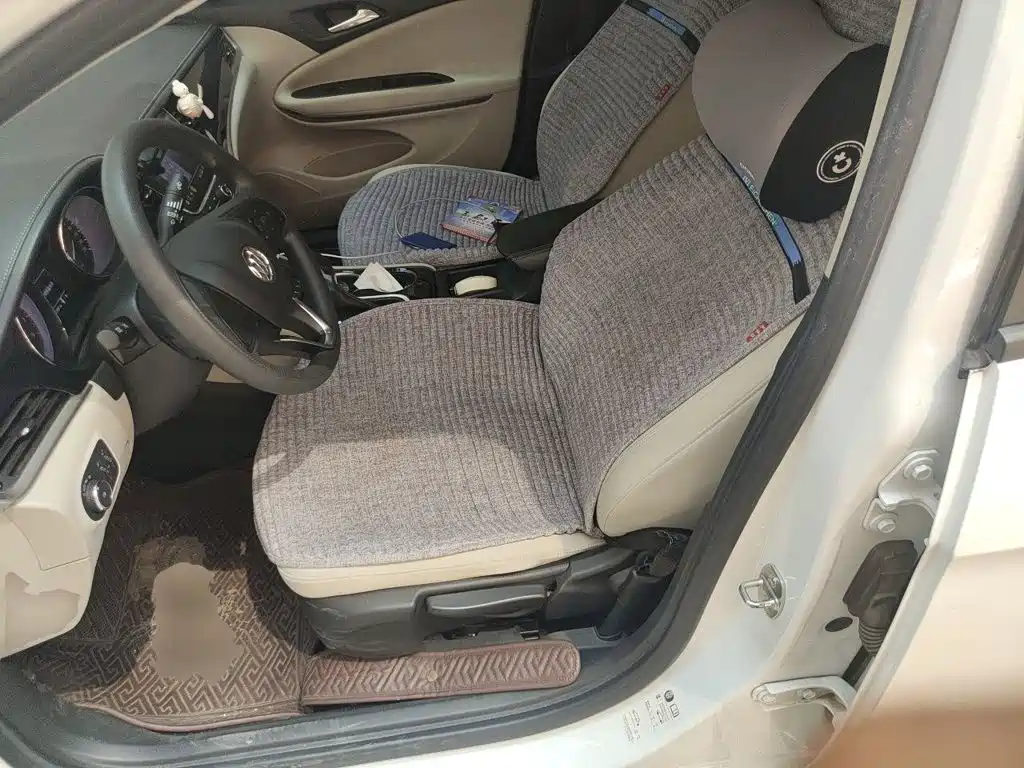 Photo 16 - Buick Verano