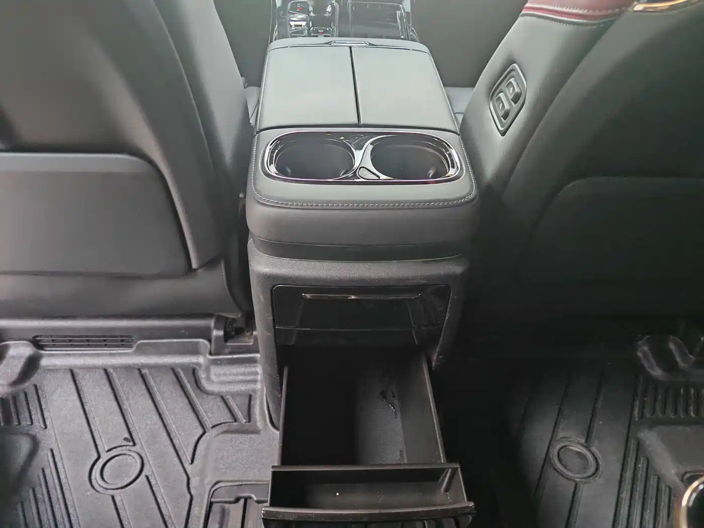 GAC Trumpchi Trumpchi M8 2023 Model Master Series 400T Ultimate Edition фото 16