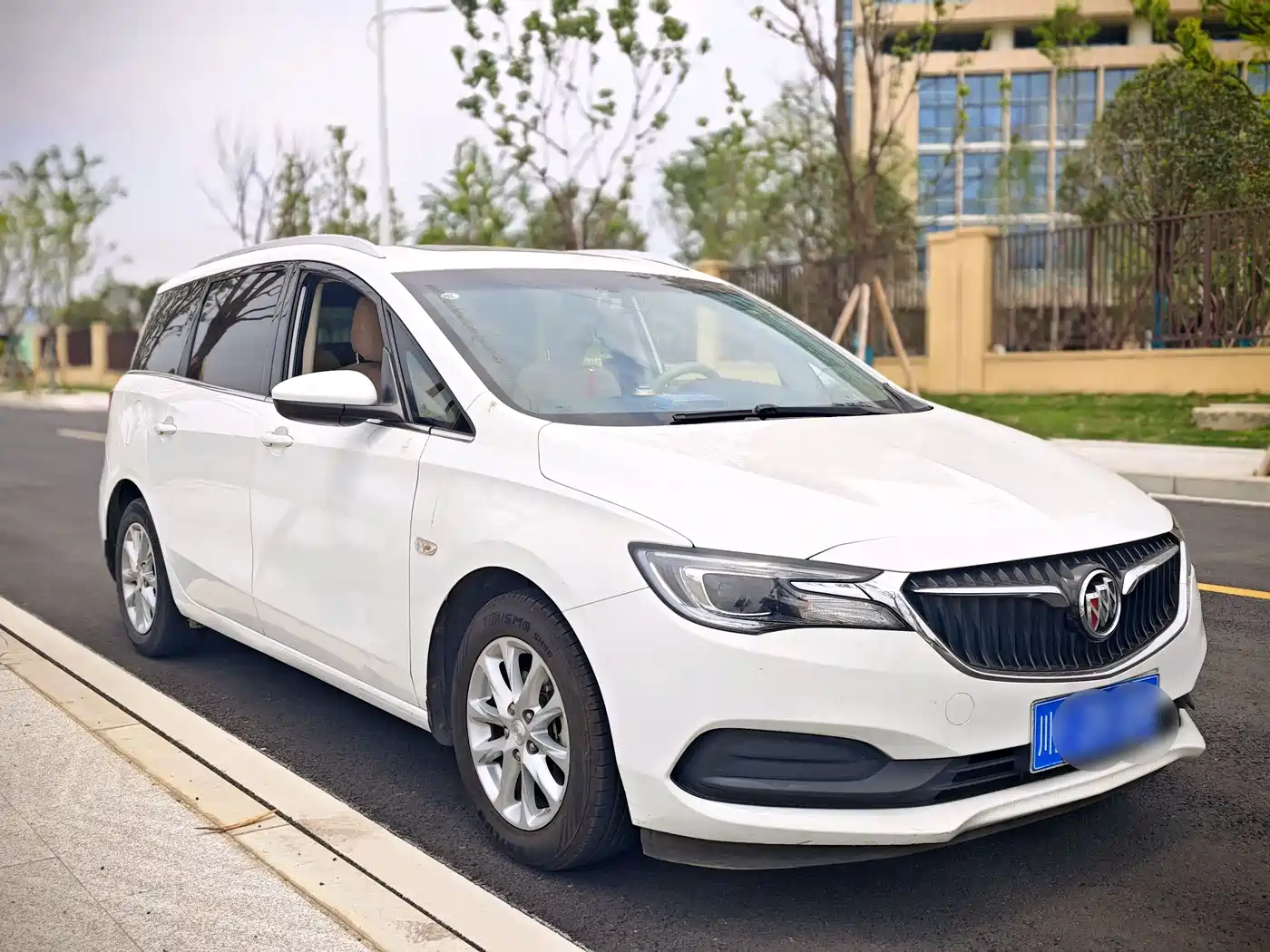 Buick GL6 2018 18T 6-Seater Elite фото 4
