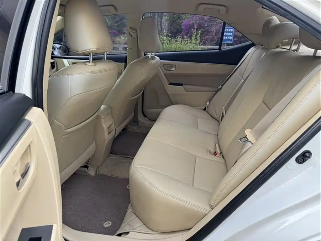 Toyota Corolla 2014 1.6L CVT GL фото 11