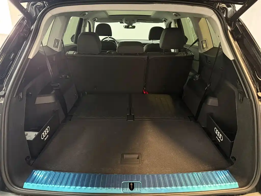Audi Q6 2026 Model 40 TFSI quattro Guanyun Type Yulin Package 7-Seater фото 14