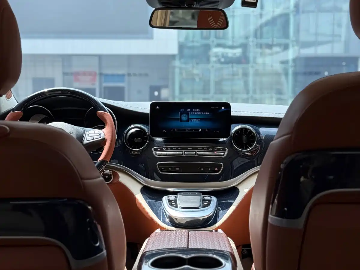 Mercedes-Benz V-Class 2022 V 260 L Long Wheelbase Luxury Edition фото 11