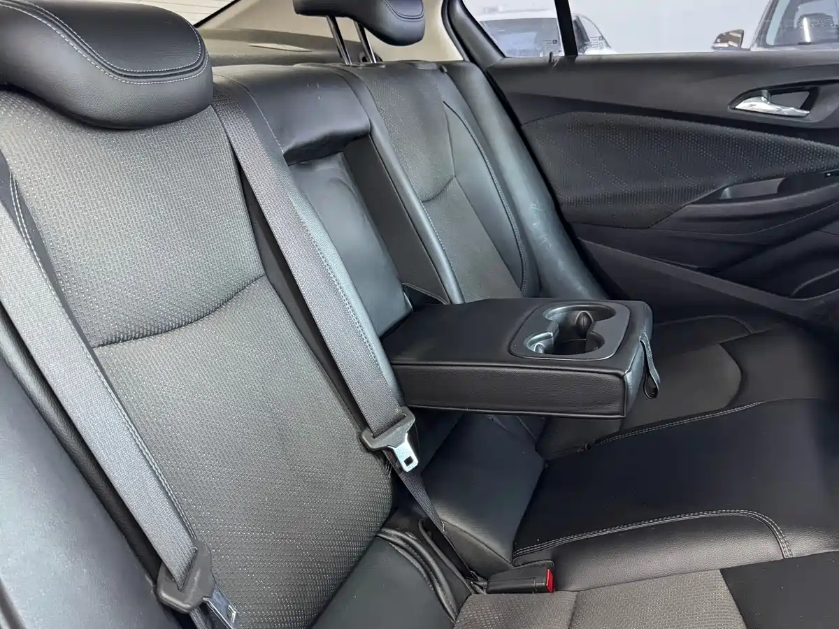 Chevrolet Cruze 2015 1.5L Manual Elite Edition фото 16