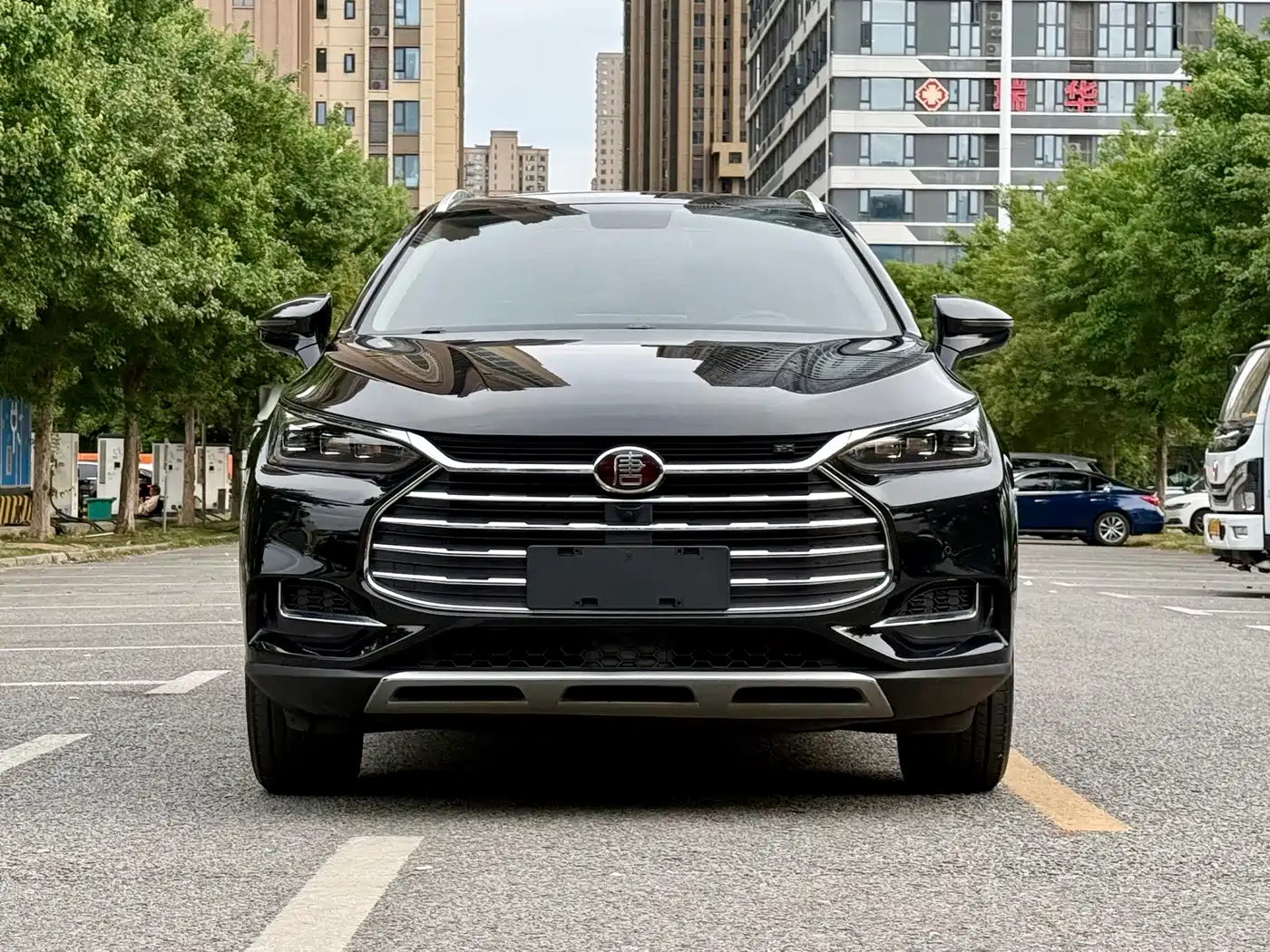 BYD Tang 2020 2019 2.0T Automatic Smart Connect Luxury 5-seater China VI