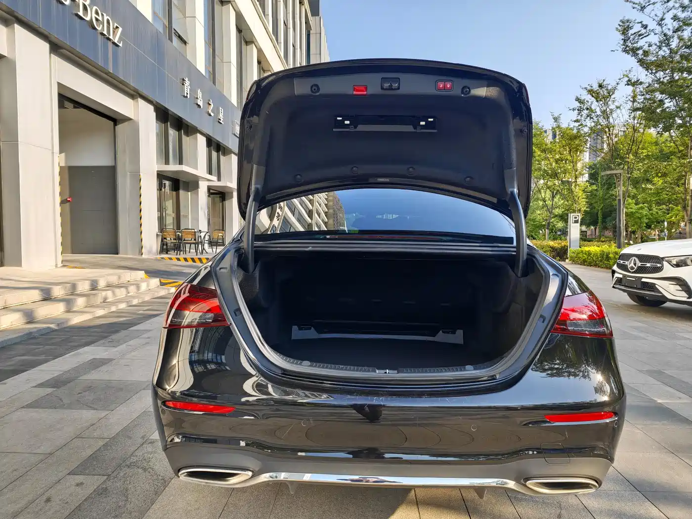 Mercedes-Benz E-Class 2022 Model Facelift III E 300 L Sport Fashion фото 15