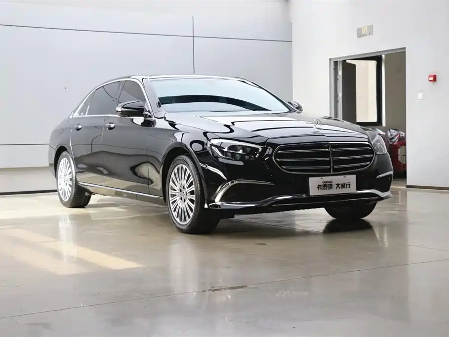 Mercedes-Benz E-Class 2023 E 300 L Fashion фото 26