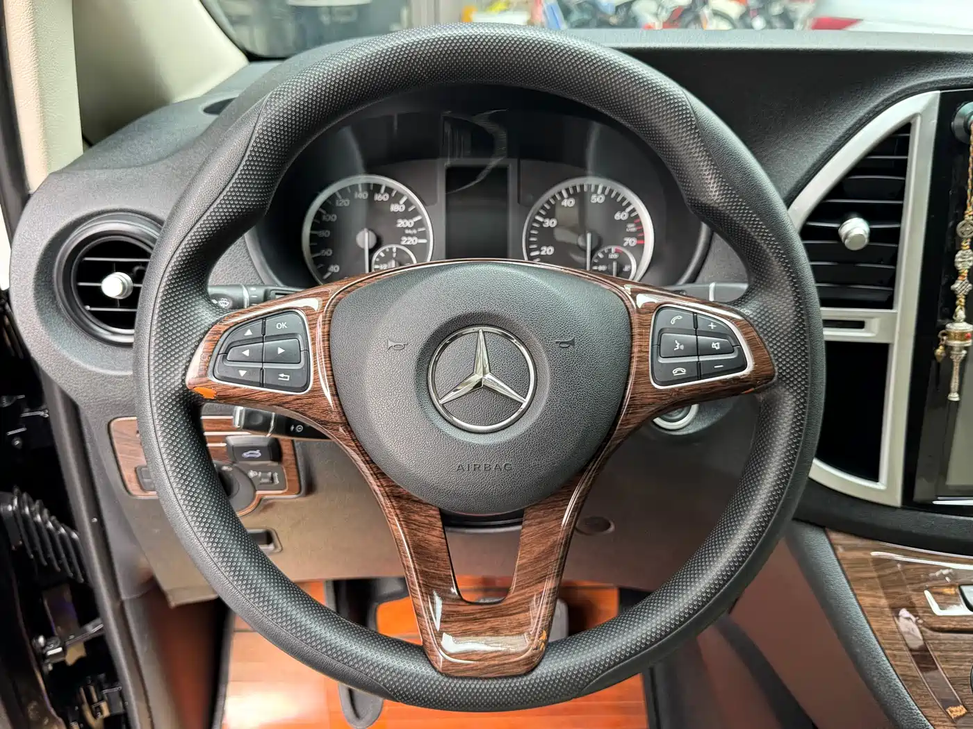 Mercedes-Benz Vito 2018 2.0T Elite Edition 7-Seater China V фото 12