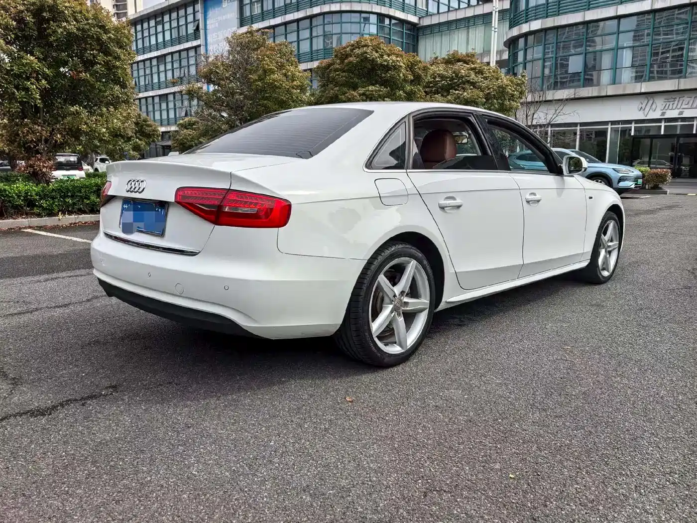 Audi A4L 2015 35 TFSI Auto Luxury фото 6