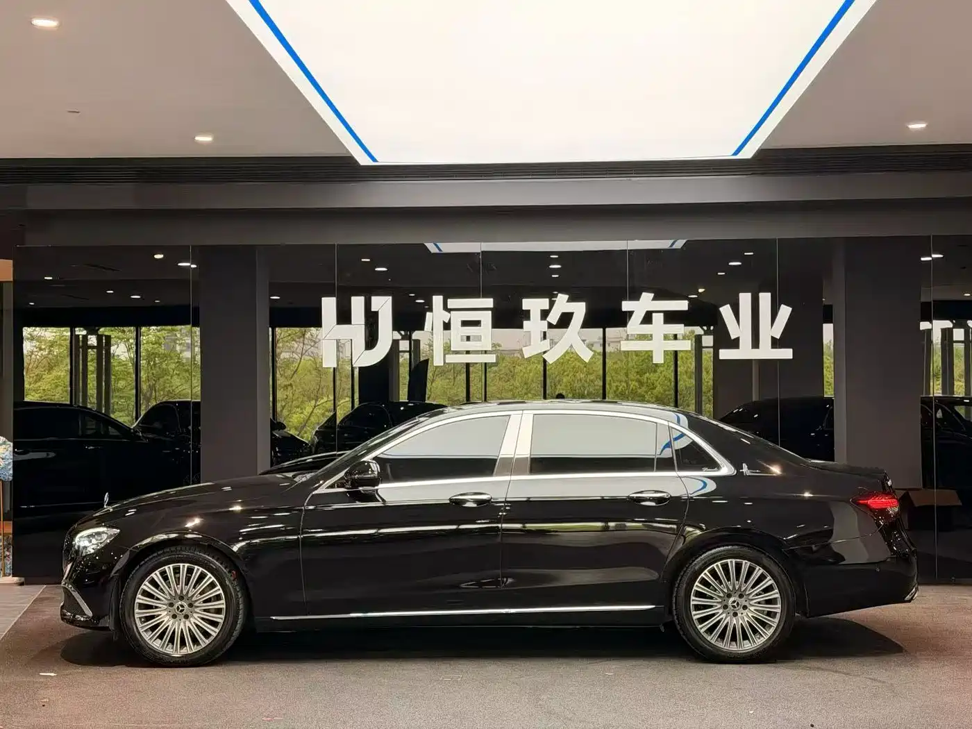 MERCEDES-BENZ E-CLASS
