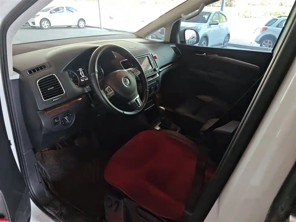 Volkswagen Sharan 2014 2.0TSI Comfort фото 9