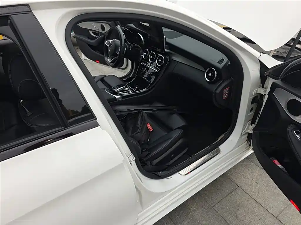 Mercedes-Benz C-Class 2015 C 200 Sport Edition 4MATIC фото 11