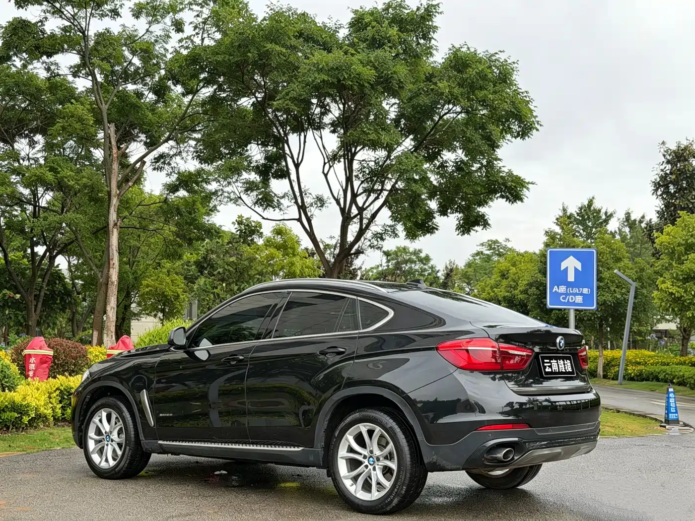 BMW X6 2017 xDrive28i фото 9