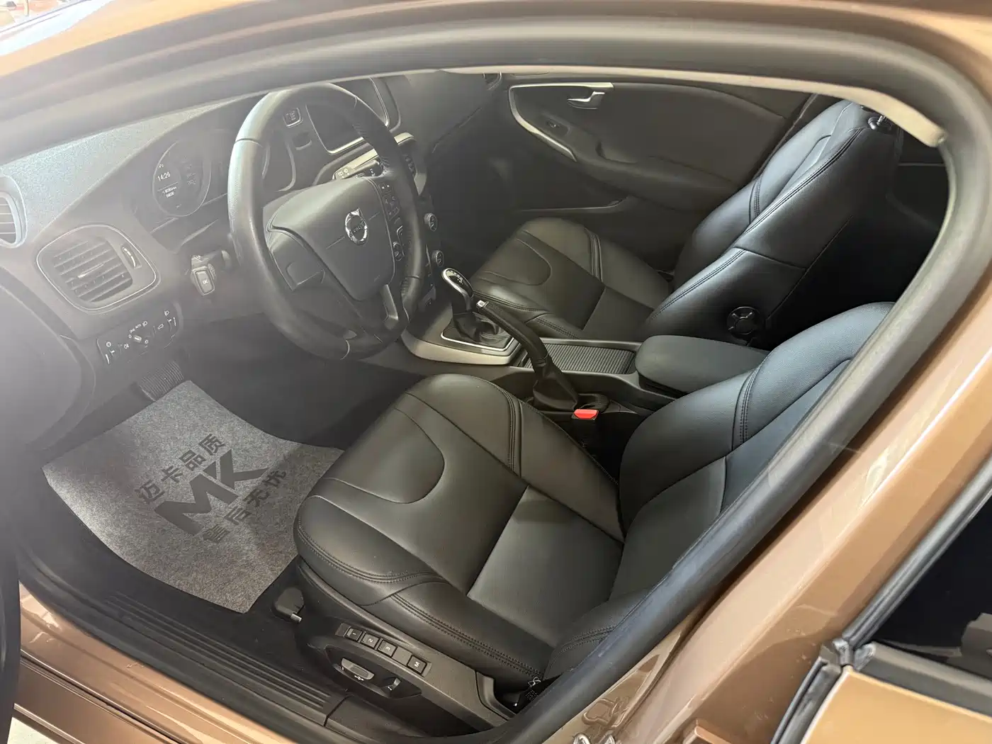 Photo 4 - Volvo V40