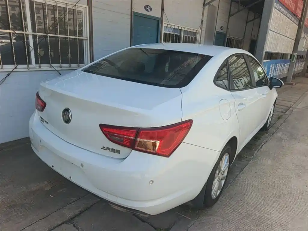 Buick Verano 2017 Sedan 20T DCT Leading фото 7
