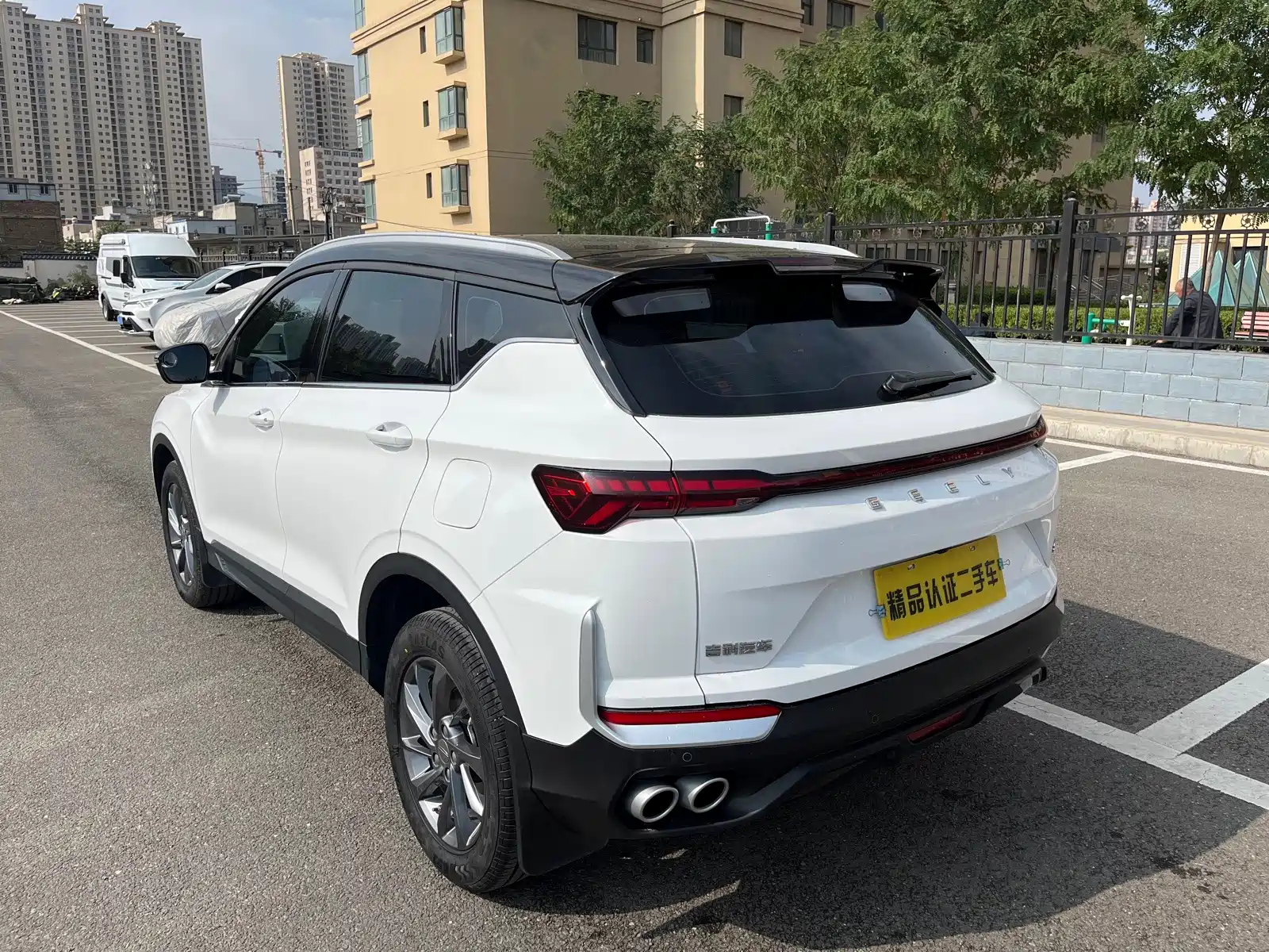 Фото 16 - Geely Coolray