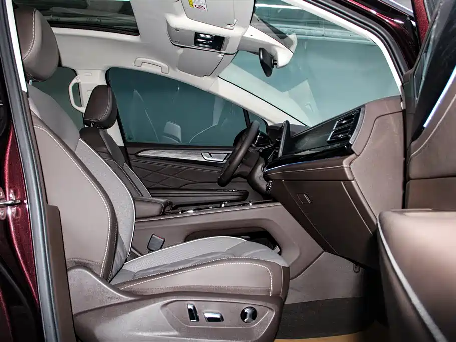 Volkswagen Viloran 2024 380TSI Executive Edition фото 20