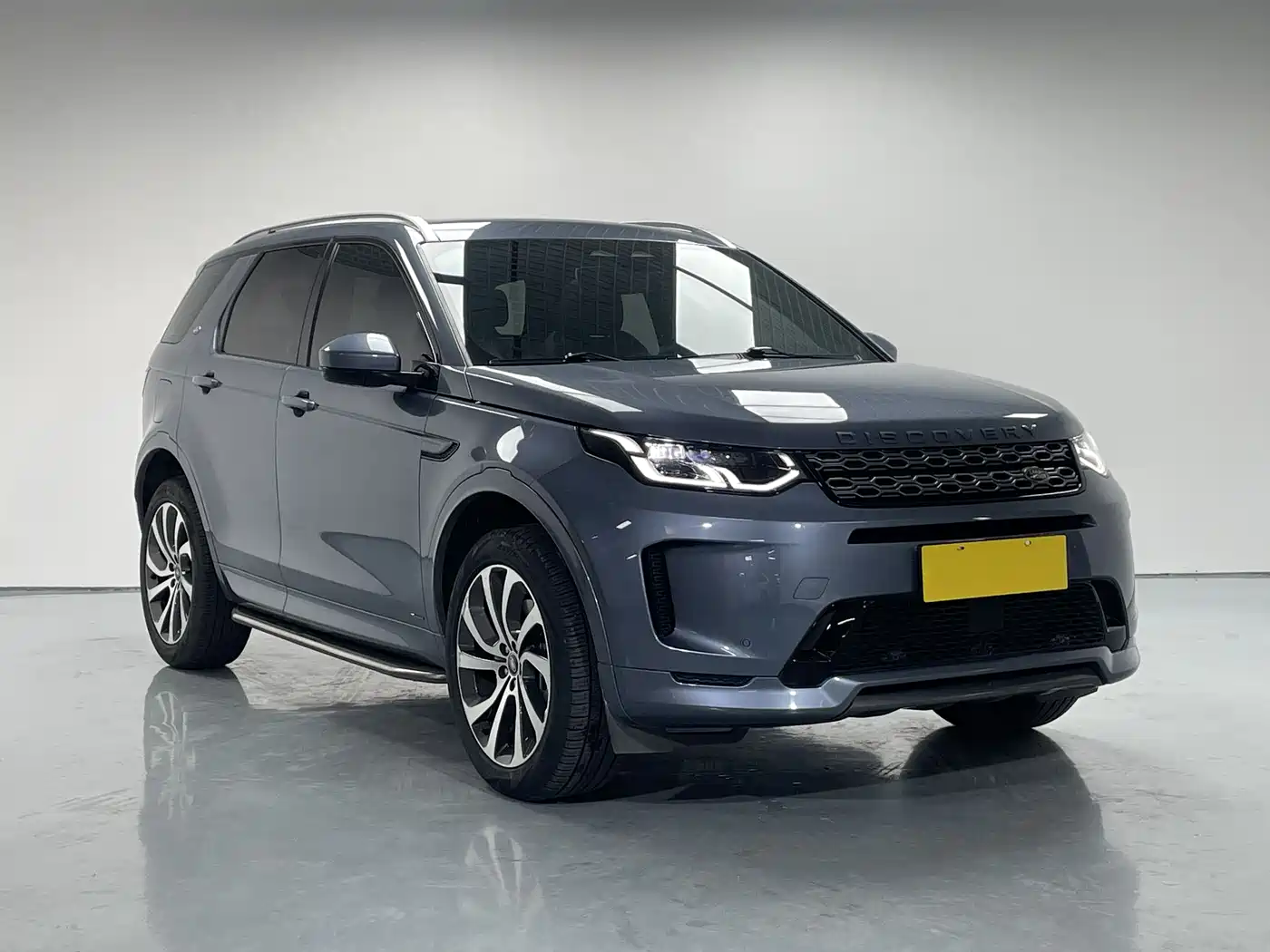 Land Rover Discovery Sport 2022 Model 249PS R-Dynamic S Performance Edition 5-Seater фото 3