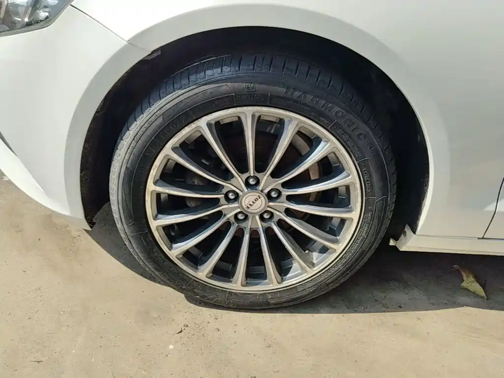 Zotye Z700 2017 2016 1.8T Manual Luxury