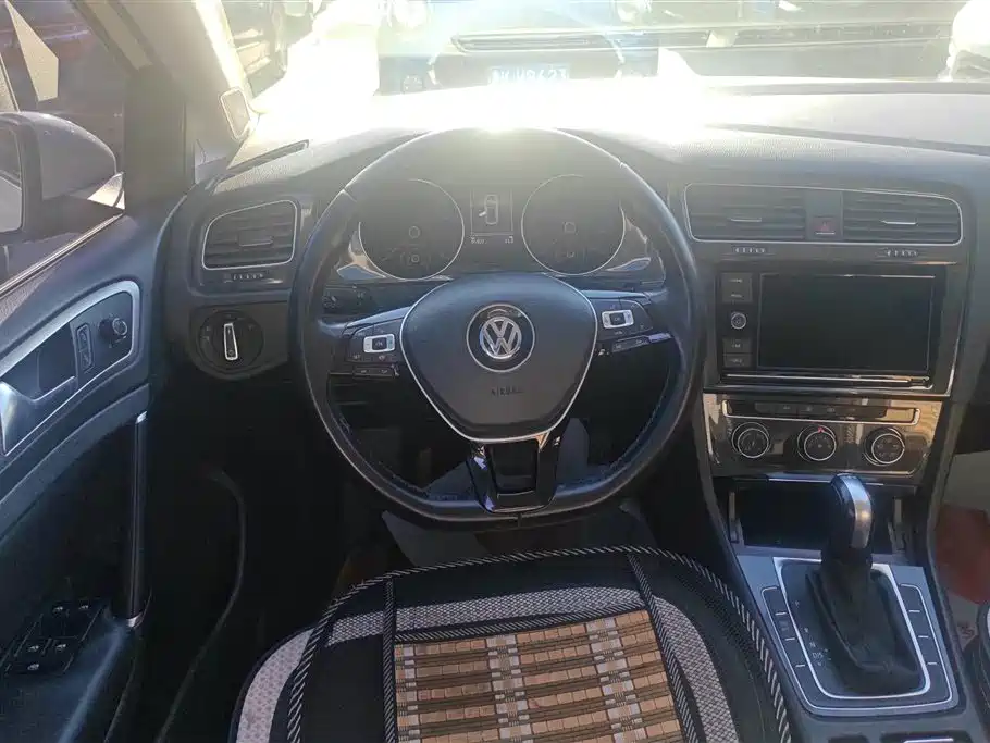 Volkswagen Golf 2019 200TSI DSG Comfort Progressive China VI фото 15