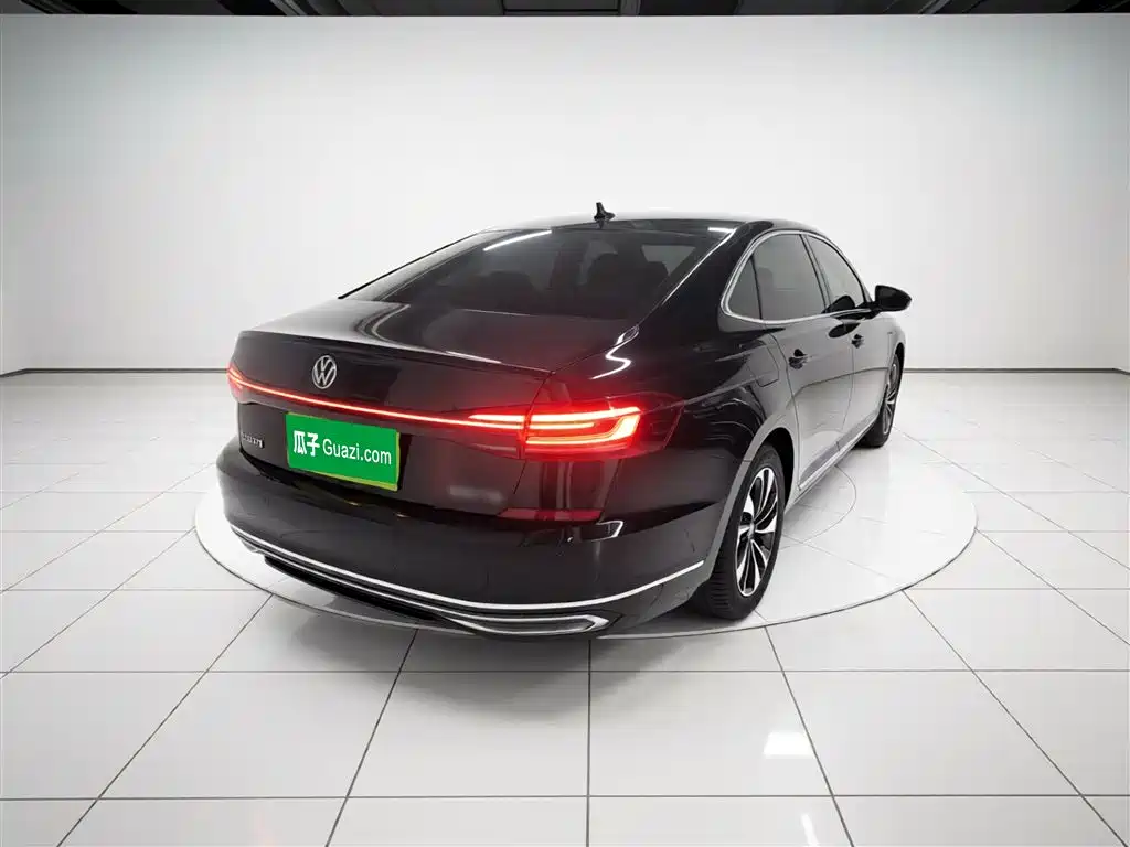 Volkswagen Passat 2023 330TSI Starlight Elite Edition фото 7