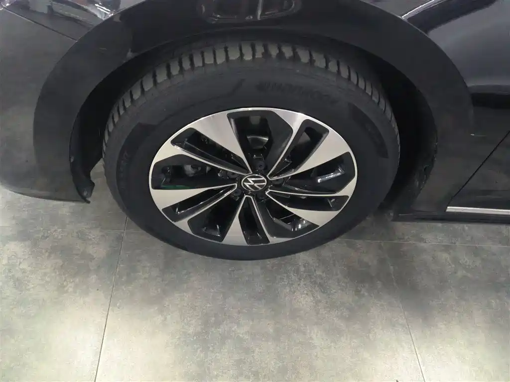 Volkswagen Passat 2023 330TSI Starlight Elite Edition фото 23