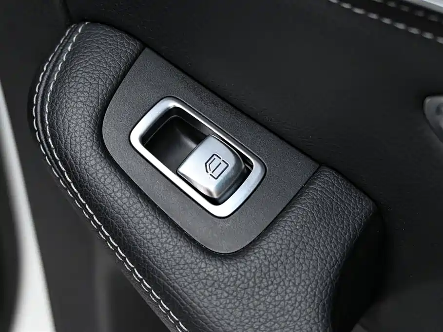 Mercedes-Benz GLC 2019 Facelift GLC 260 L 4MATIC Luxury фото 27