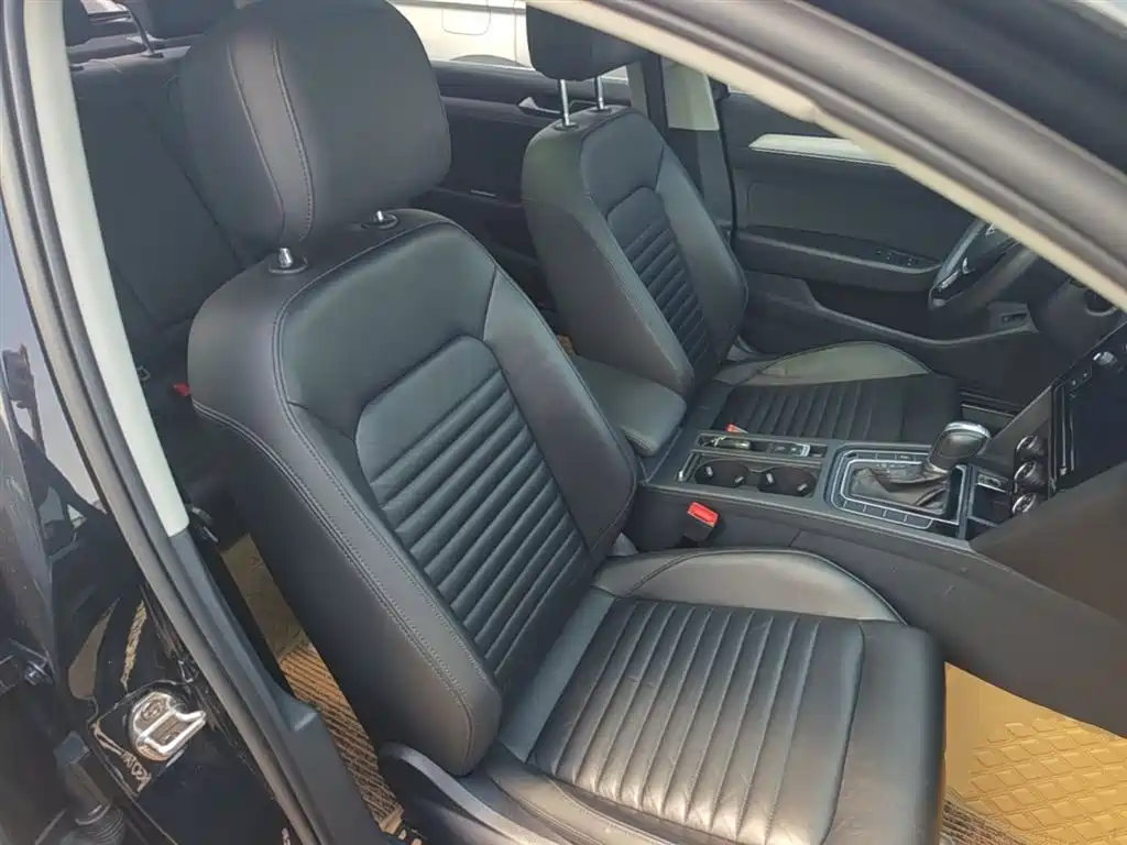 Volkswagen Magotan 2018 330TSI DSG Leading фото 25