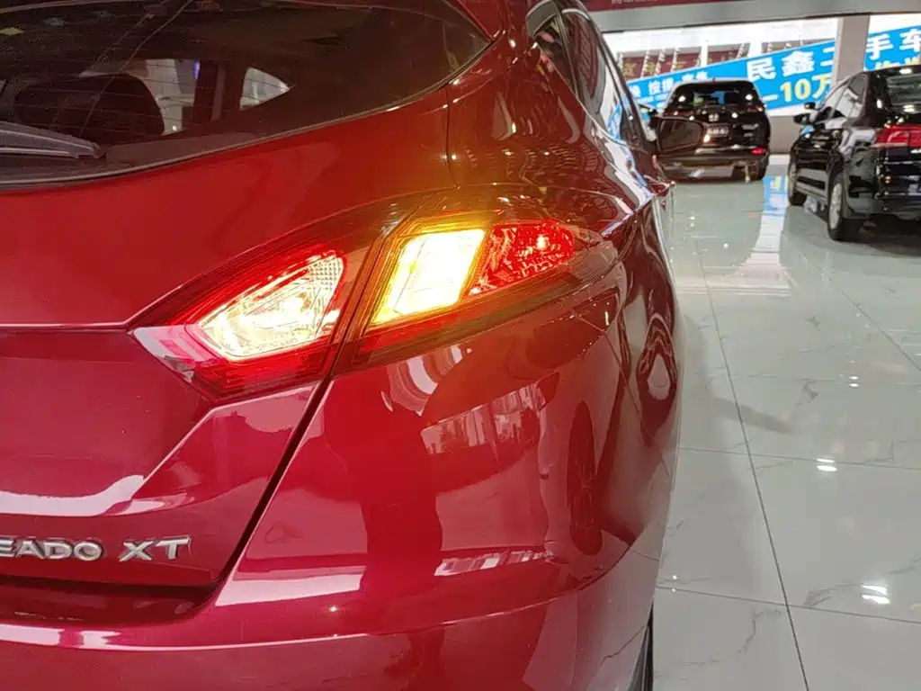 Changan Eado XT 2016 2016 1.6L Manual Stylish Cool Edition