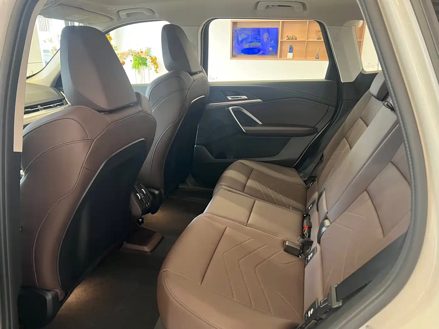 BMW iX1 2025 eDrive25L M Sport Package фото 9