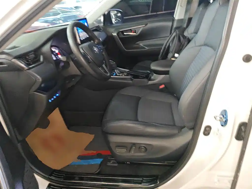 Toyota Wildlander 2020 2.0L CVT 2WD Tech Edition фото 15