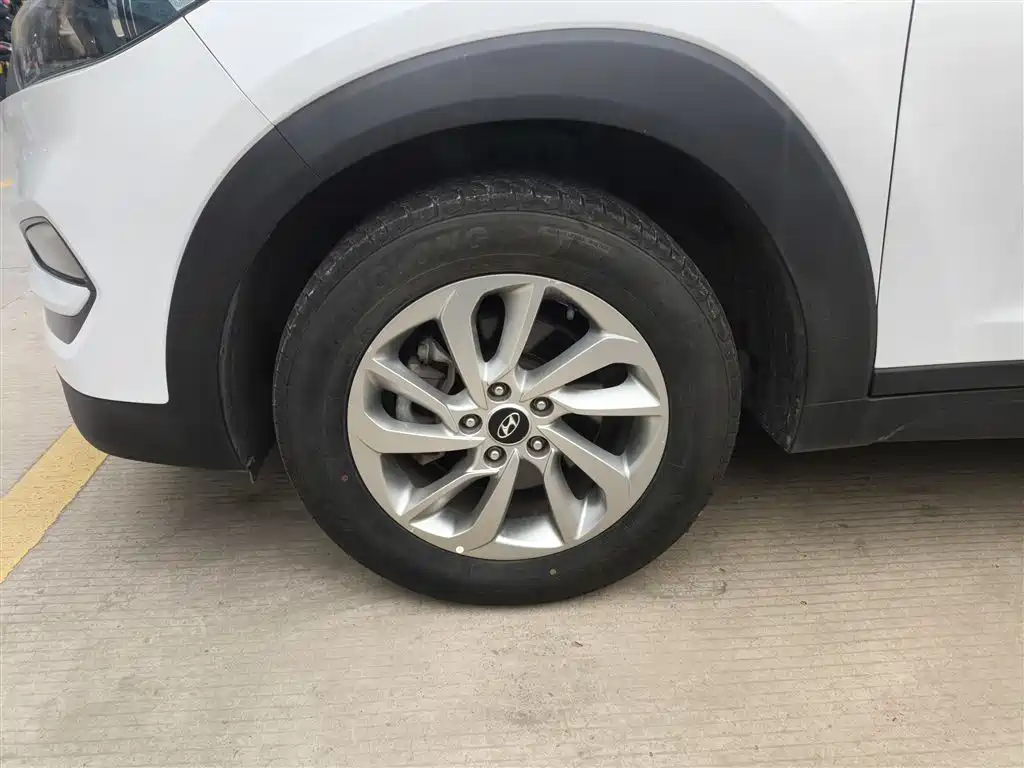 Hyundai Tucson 2015 1.6T Dual Clutch 2WD Smart фото 25