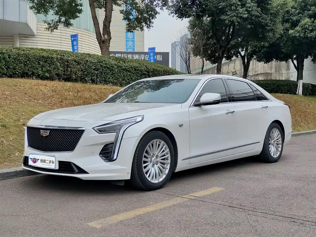 CADILLAC CT6