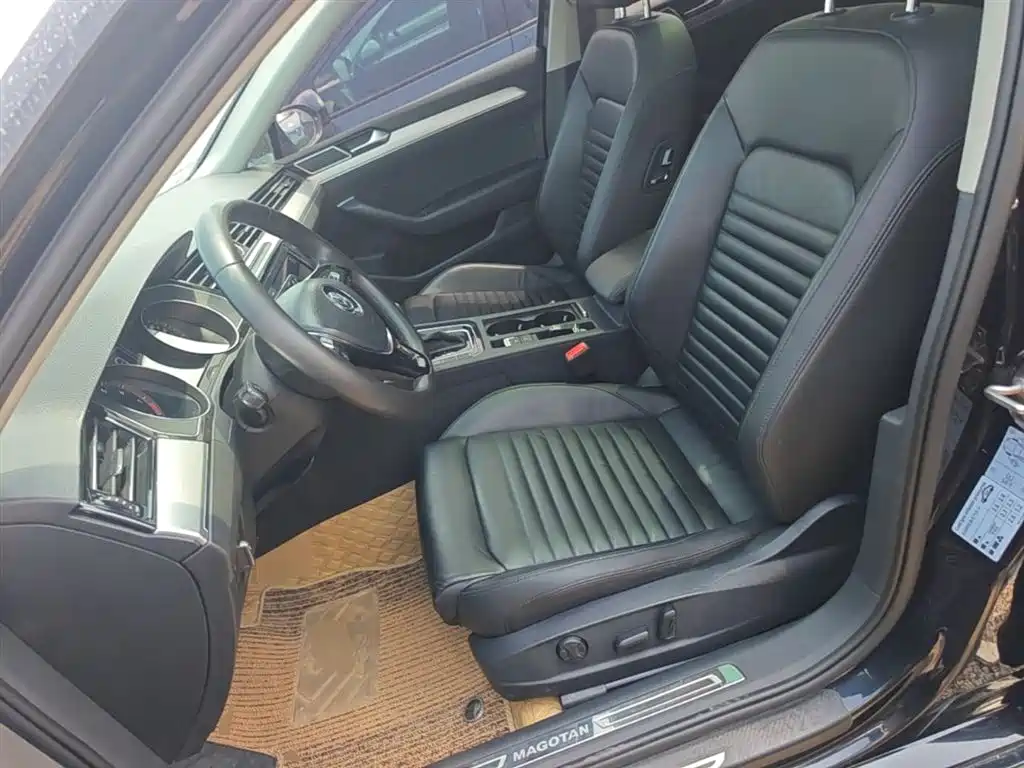 Volkswagen Magotan 2018 330TSI DSG Leading фото 15