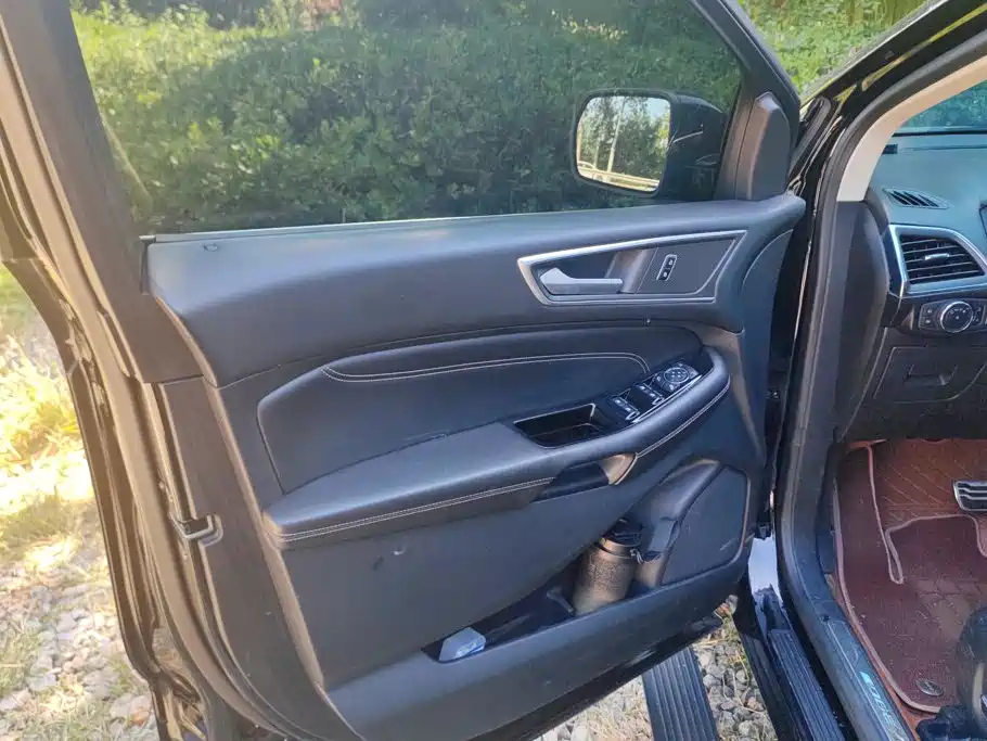 Фото 7 - Ford Edge