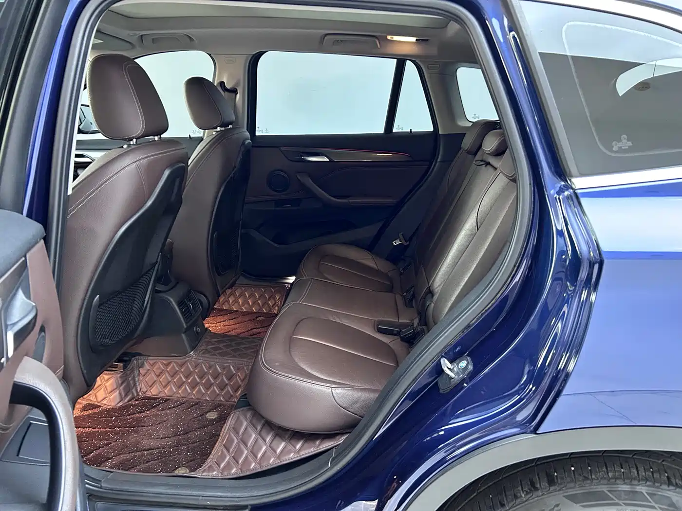 BMW X1 2018 sDrive18Li Premium Model фото 9
