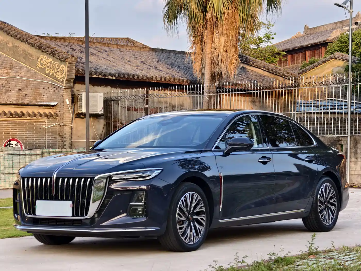 Hongqi H5 2023 2.0T Auto Smart Connect Flagship