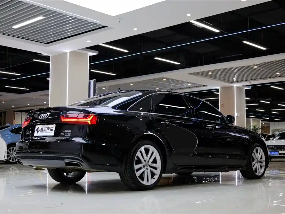 Audi A6L 2018 30th Anniversary 45 TFSI quattro Sport фото 15