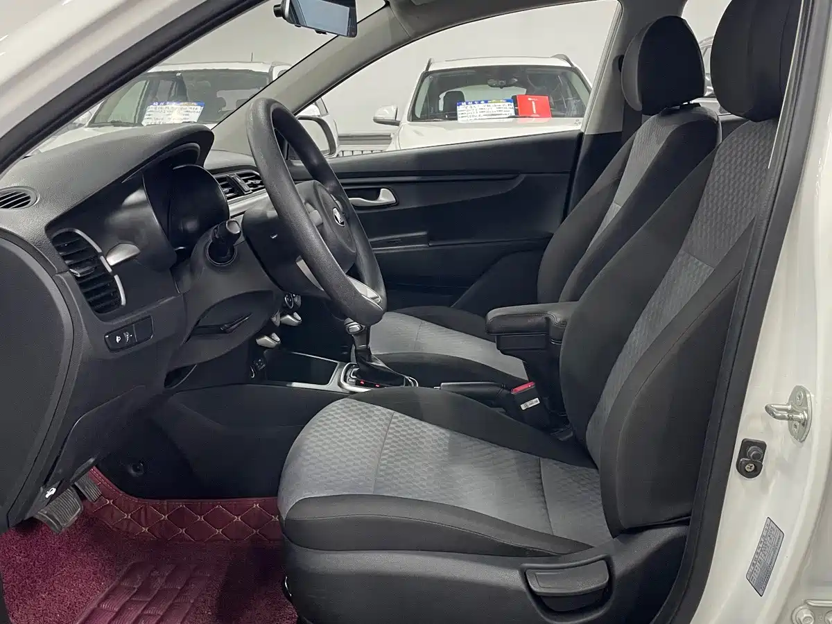 Kia K2 2017 2017 Sedan 1.4L AT GLS