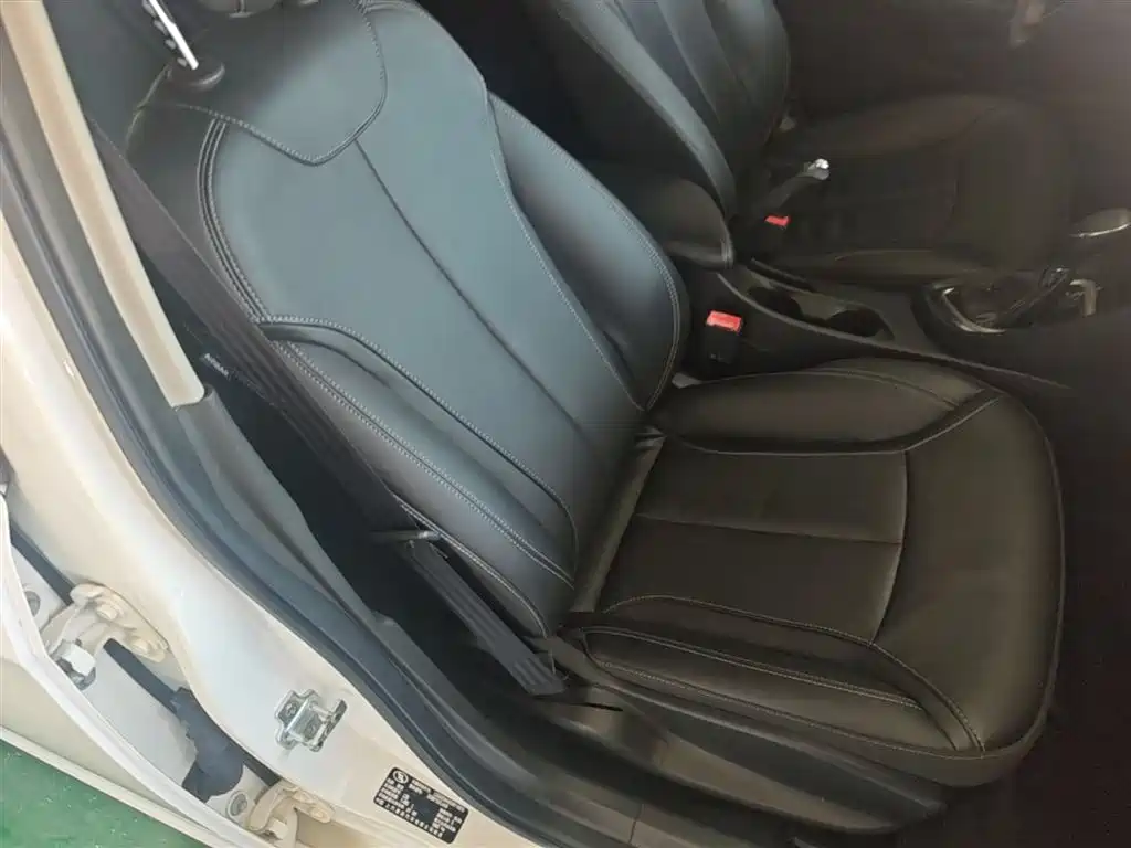 Buick Excelle 2016 Model 15N Automatic Luxury фото 25