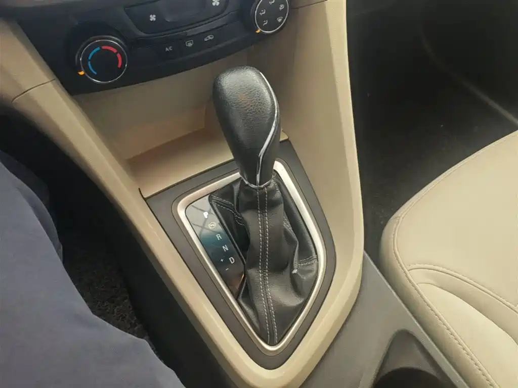 Buick Excelle 2015 15N Automatic Elite фото 14