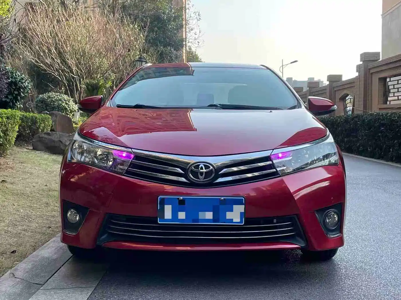 Toyota Corolla 2014 1.6L CVT GL-i фото 2
