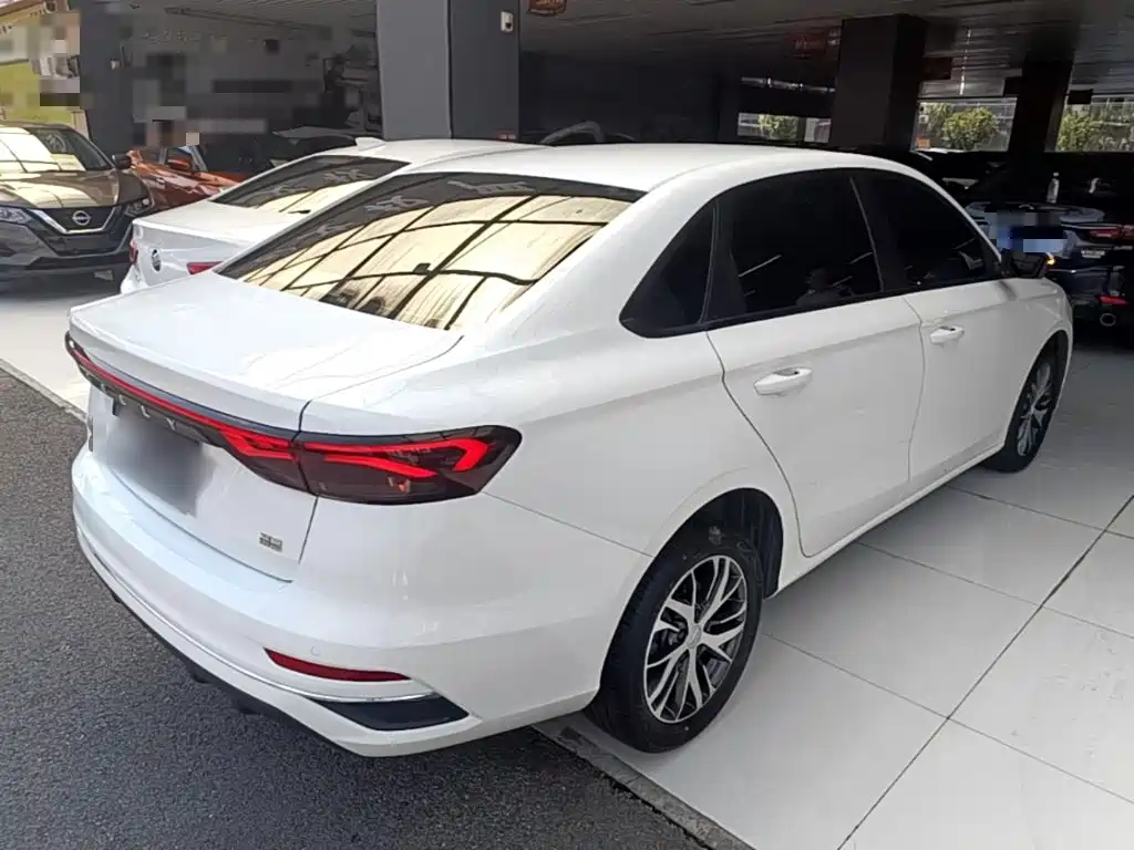 Фото 7 - Geely Emgrand