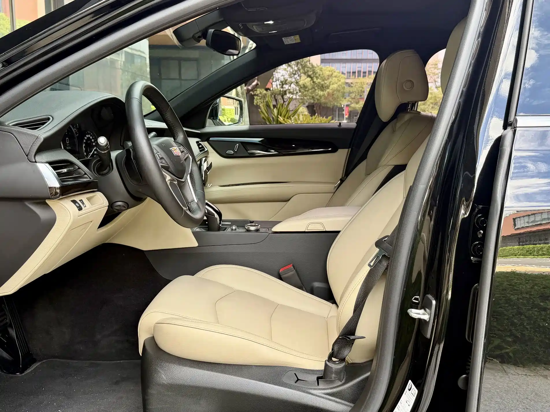 Фото 17 - Cadillac CT6