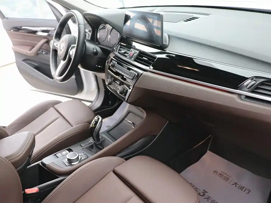 BMW X1 2022 sDrive25Li Leading фото 21