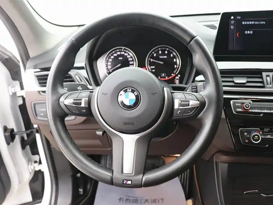 BMW X1 2022 sDrive25Li Leading фото 12