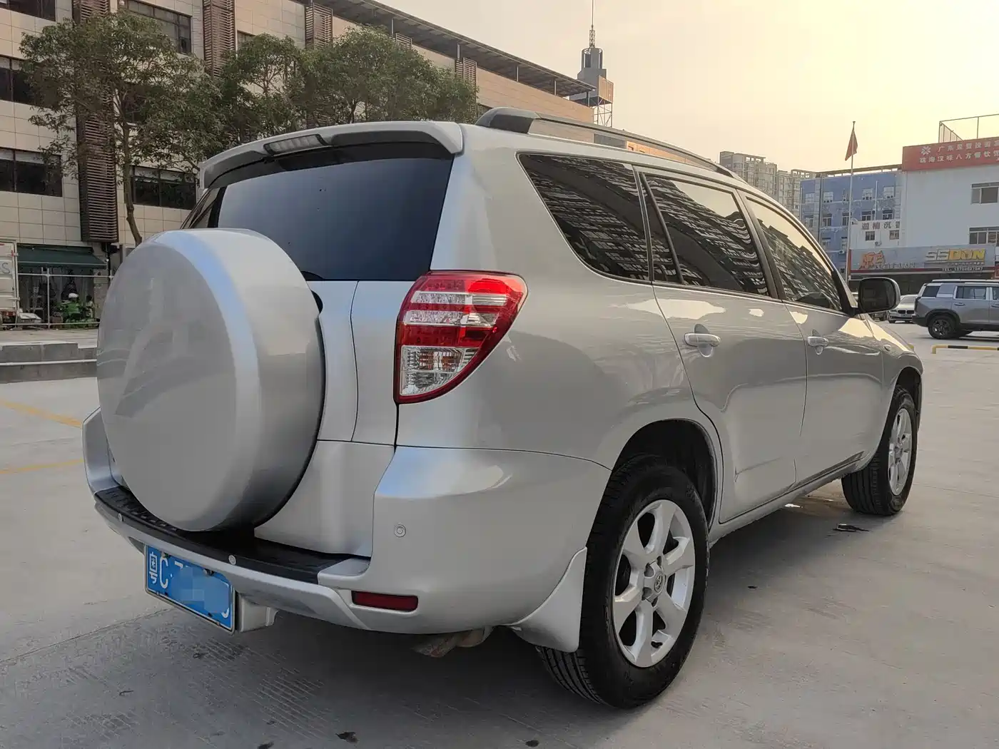 Toyota RAV4 Rongfang 2011 2.0L Automatic Classic Edition фото 15