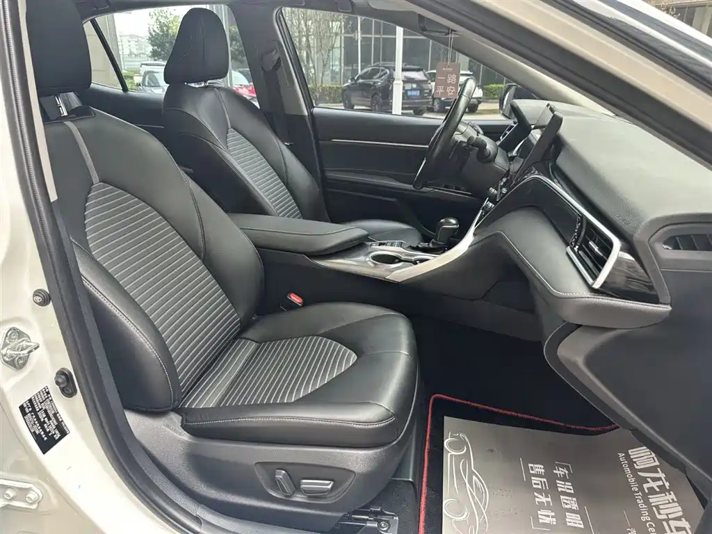 Toyota Camry 2022 2.0S Knight Edition фото 7