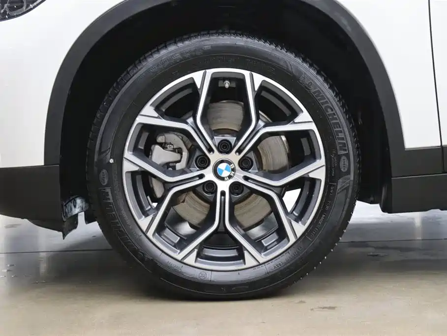 BMW X1 2022 sDrive25Li Leading фото 28