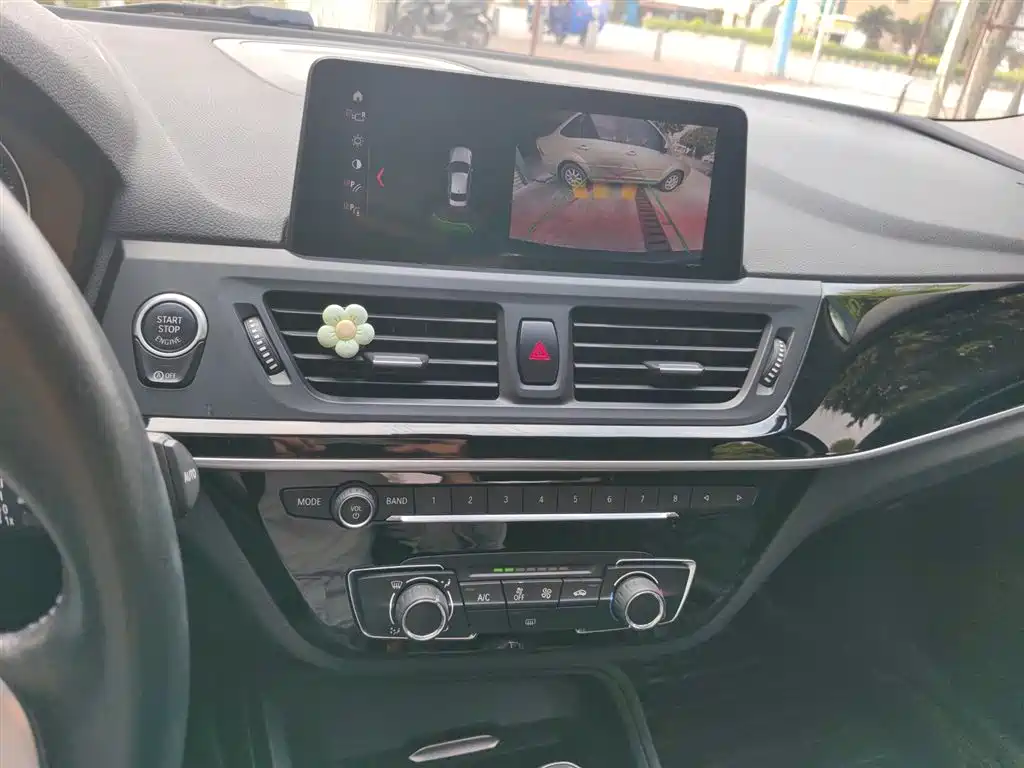 BMW 1 Series 2019 118i Fashion Edition фото 6